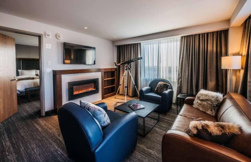 The Explorer Hotel Yellowknife Kültér fotó