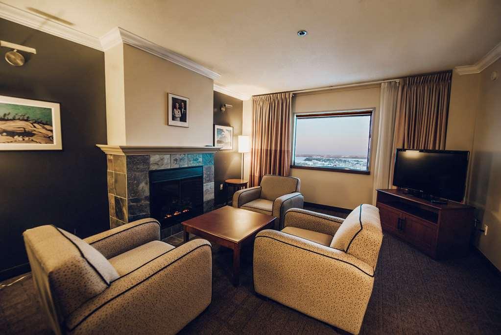 The Explorer Hotel Yellowknife Szoba fotó