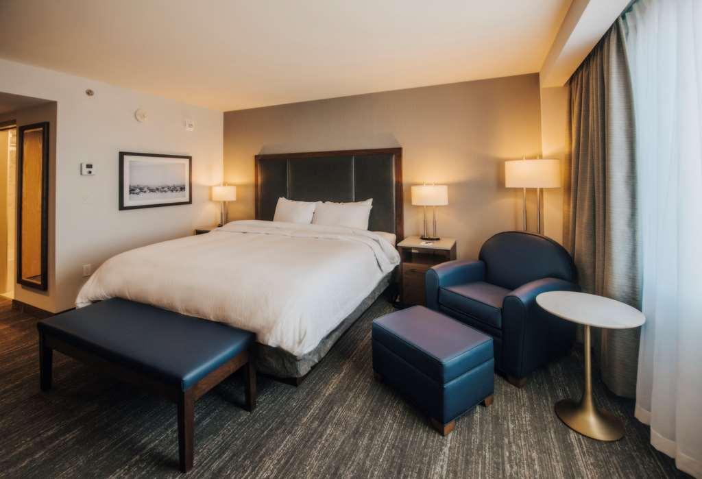 The Explorer Hotel Yellowknife Szoba fotó