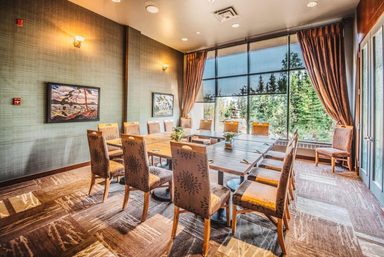 The Explorer Hotel Yellowknife Kültér fotó